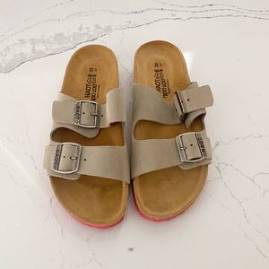 NWOT Naot Santa Barbara